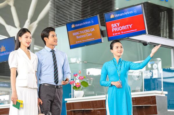 Tuyển sinh và đào tạo chuyên viên phục vụ khách hàng cho các hãng bay