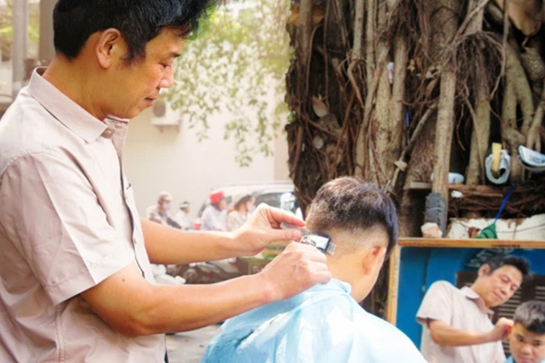 Từ ngày 1/8/2021, các dịch vụ massage, karaoke, cắt tóc, gội đầu,... sẽ phải đóng thuế 7%