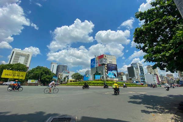 TP Hồ Chí Minh ngày đầu thực hiện cách ly xã hội