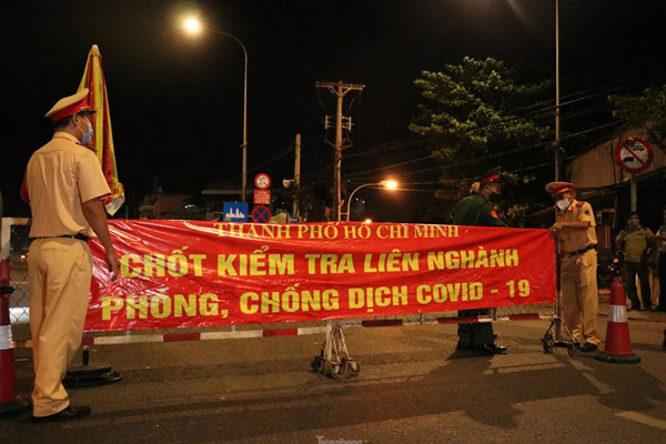 TPHCM trắng đêm phòng dịch covid-19