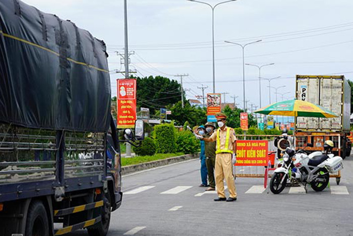 Không kiểm tra giấy xét nghiệm COVID-19 đối với lái xe vận chuyển hàng trong khu vực 19 tỉnh thực hiện chỉ thị 16