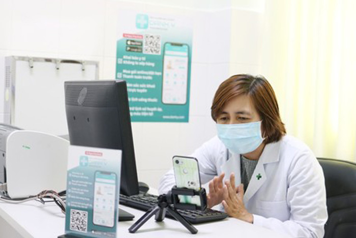 Mạng lưới thầy thuốc đồng hành chống dịch thời 4.0