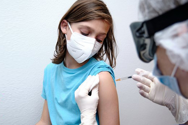 Vì sao Việt Nam chưa tiêm vắc xin COVID-19 cho trẻ em?