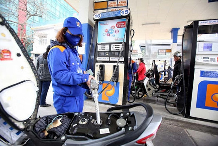 Giá xăng dầu tăng mạnh gần 1.000 đồng/lít từ chiều nay