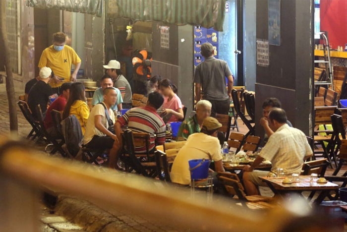 TP Hồ Chí Minh bỏ quy định hàng quán đóng cửa trước 22h
