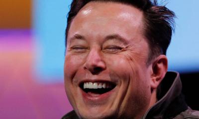 Elon Musk vượt Jeff Bezos trở thành người giàu nhất hành tinh