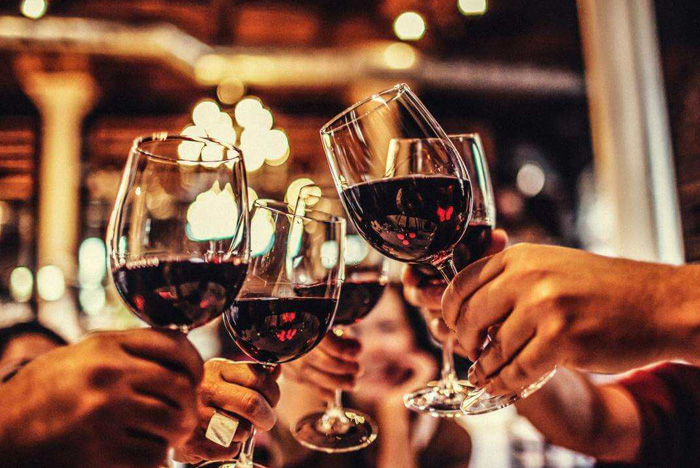 Hướng dẫn cách uống và thưởng thức các loại rượu vang đúng điệu