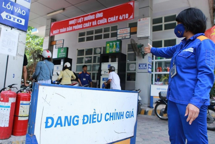 Đồng bộ giải pháp bình ổn thị trường xăng dầu
