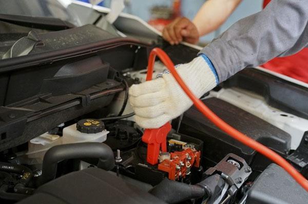 2 dụng cụ cần khi hết ắc quy nhất định bạn phải có