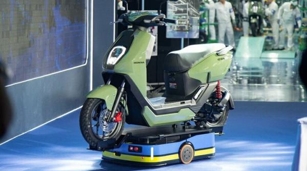 Bước ngoặt mới: Honda giới thiệu xe máy điện ICON e sản xuất ở Việt Nam