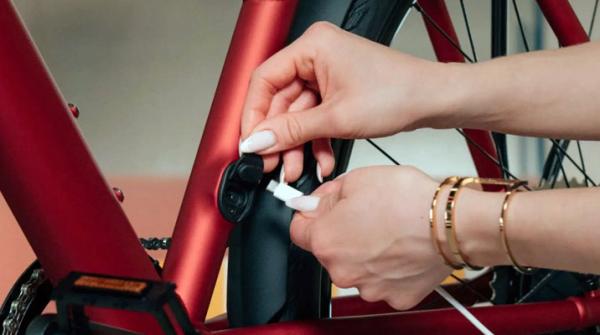 Bước tiến mới trong công nghệ: Xe đạp điện tích hợp sạc USB-C