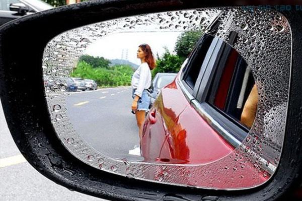 Cách chống đọng nước gương hậu ô tô hiệu quả