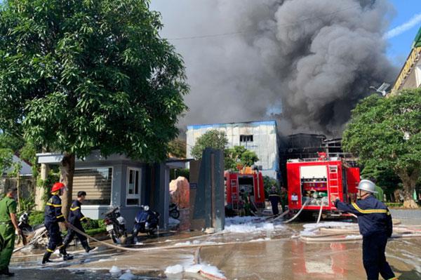 Cháy xưởng xe điện DK Bike: 5000 chiếc xe biến thành tro bụi