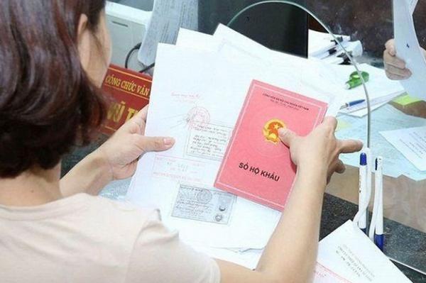 Công dân bị thu hồi sổ hộ khẩu khi làm những thủ tục gì?
