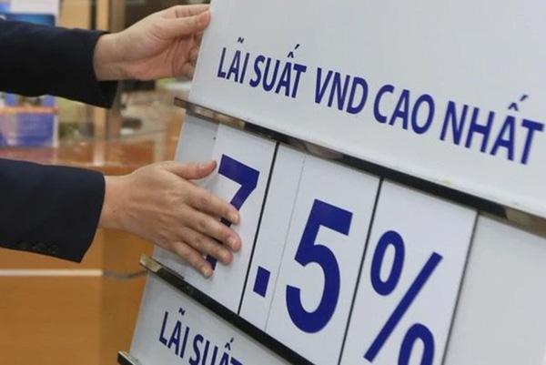 Đồng loạt tăng lãi suất huy động