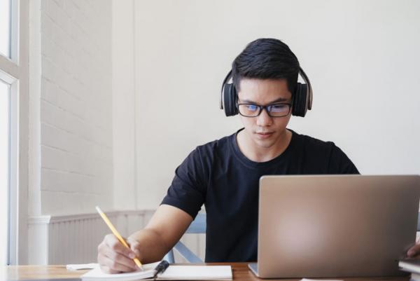 Học online là như thế nào? Những điều bạn cần biết về hình thức học online hiện nay