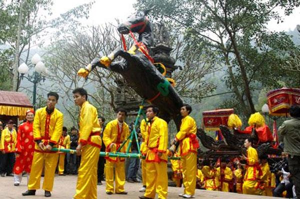 Hội Gióng đền Sóc Sơn - Tưởng nhớ vị Thánh đánh giặc Ân