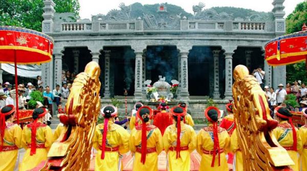 Lễ hội đền Thái Vi: Tín ngưỡng độc đáo vùng đất Cố đô