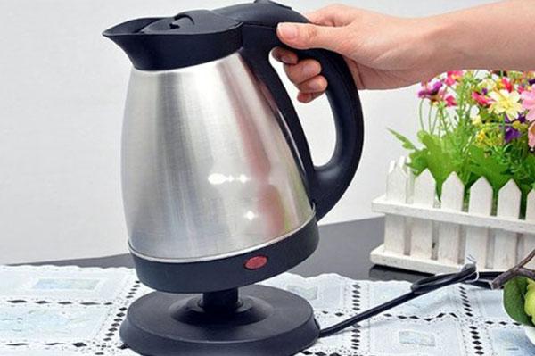 Mách bạn 4 cách dùng bình siêu tốc tiết kiệm không phải ai cũng biết