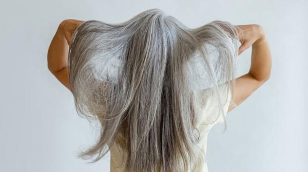 Mách bạn 7 thói quen khiến tóc bạc nhiều hơn có thể bạn chưa biết