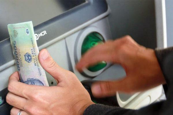 Mẹo rút tiền từ ATM theo đúng mệnh giá mong muốn