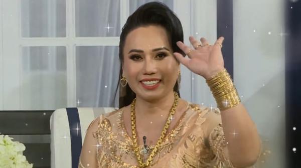 Tiểu sử cô Minh Hiếu: Bật mí về 7 miếng đất và 100 cây vàng