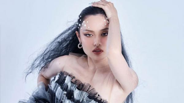 Tiểu sử Fung La: Biểu tượng Sexy phá vỡ định kiến chiều cao