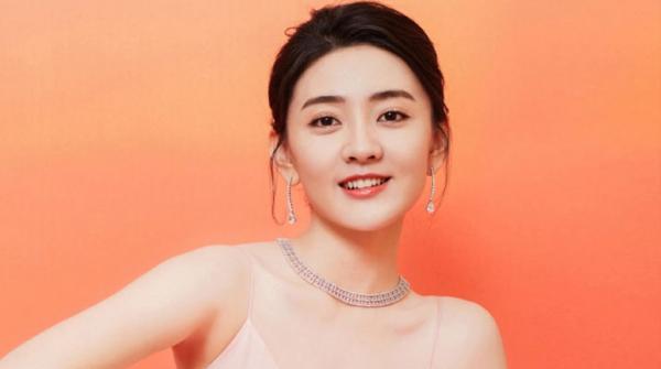 Tiểu sử Lương Khiết: Hành trình từ thiếu nữ đến minh tinh