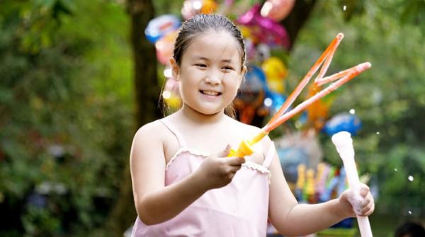 Tiểu sử Ngân Chi: Ngôi sao nhí đa tài với khuôn mặt bầu bĩnh