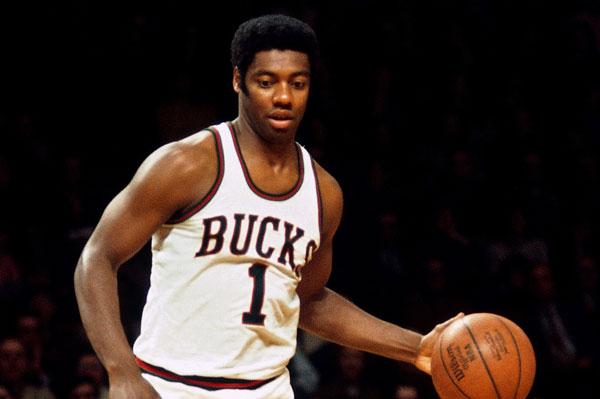 Tiểu sử Oscar Robertson: Ngôi sao vĩ đại nhất trong lịch sử bóng rổ