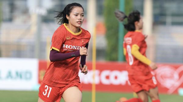 Tiểu sử Phạm Hoàng Quỳnh: Cầu thủ xinh đẹp của bóng đá Việt