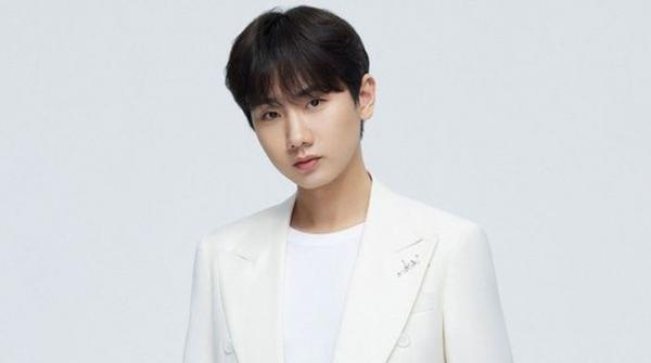 Tiểu sử Uông Tô Lang: Scandal tình ái hẹn hò 3 cô gái 8 ngày