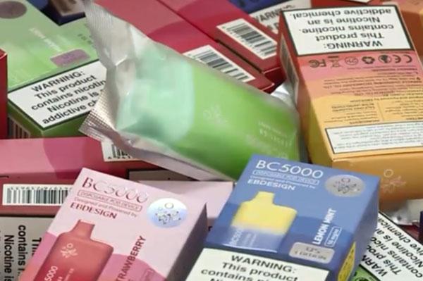 Triệt phá tổng kho cung cấp thuốc lá điện tử số lượng lớn