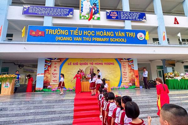 Trường tiểu học Hoàng Văn Thụ long trọng tổ chức lễ giỗ tổ Hùng Vương - Giáo dục học sinh nhớ về nguồn cội