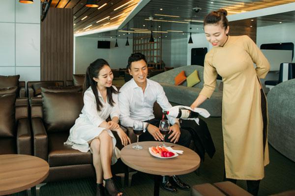 Tuyển sinh và đào tạo nhân viên phòng chờ thương gia