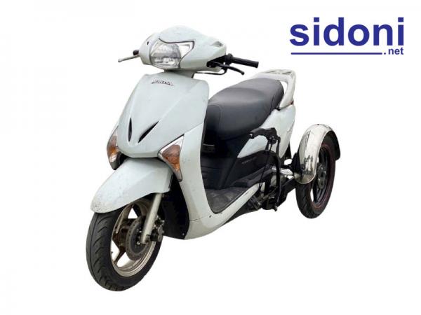 Xe máy 3 bánh Honda Lead trắng