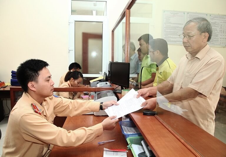 Thủ tục đăng ký xe máy và ô tô tại tỉnh phú Thọ cần có hồ sơ và giấy tờ có liên quan