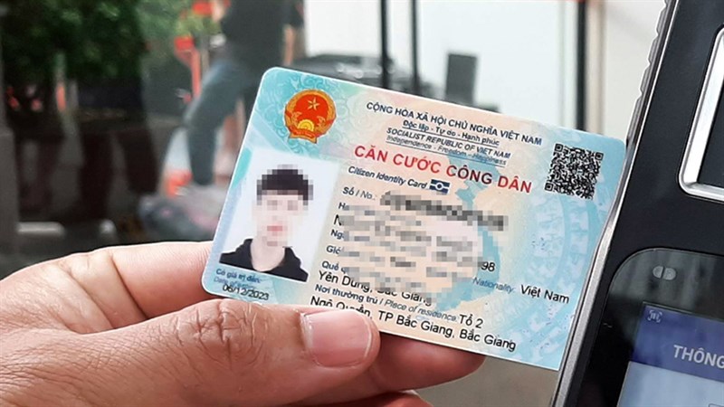 Thẻ căn cước công dân là giấy tờ tùy thân không thể thiếu đối với công dân Việt Nam khi từ đủ 14 tuổi trở lên