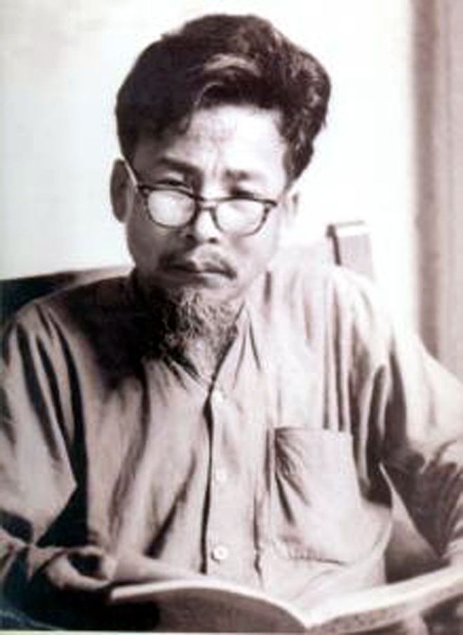 Nhà văn có tên khai sinh là Nguyễn Nguyên Hồng
