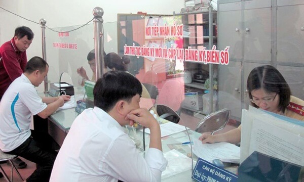 Thủ tục đăng ký xe máy và xe ô tô tại tỉnh Bắc Giang bao gồm có hóa đơn mua bán xe và các giấy tờ có liên quan