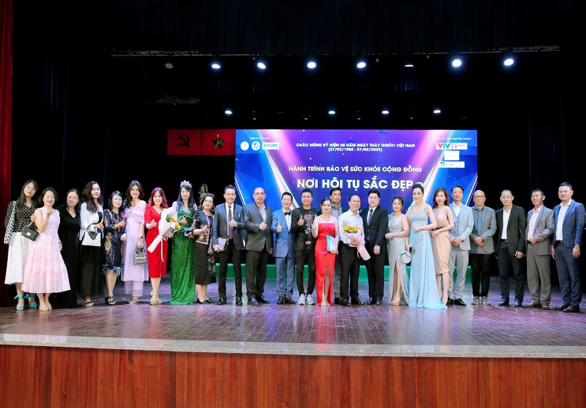 Nhân ngày thầy thuốc Việt Nam, ban tổ chức đã rất tự hào được đón tiếp các vị quan khách, quý khách về dự chương trình