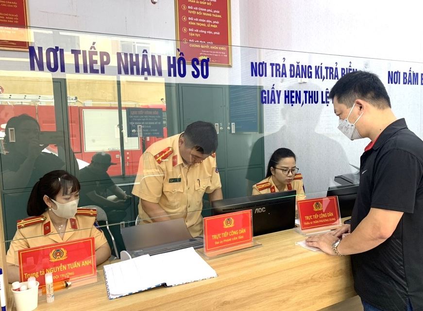 Tỉnh Hải Dương có thủ tục đăng ký xe máy và xe ô tô tại tỉnh An Giang bao gồm: Tờ khai đăng ký, hóa đơn mua xe,…