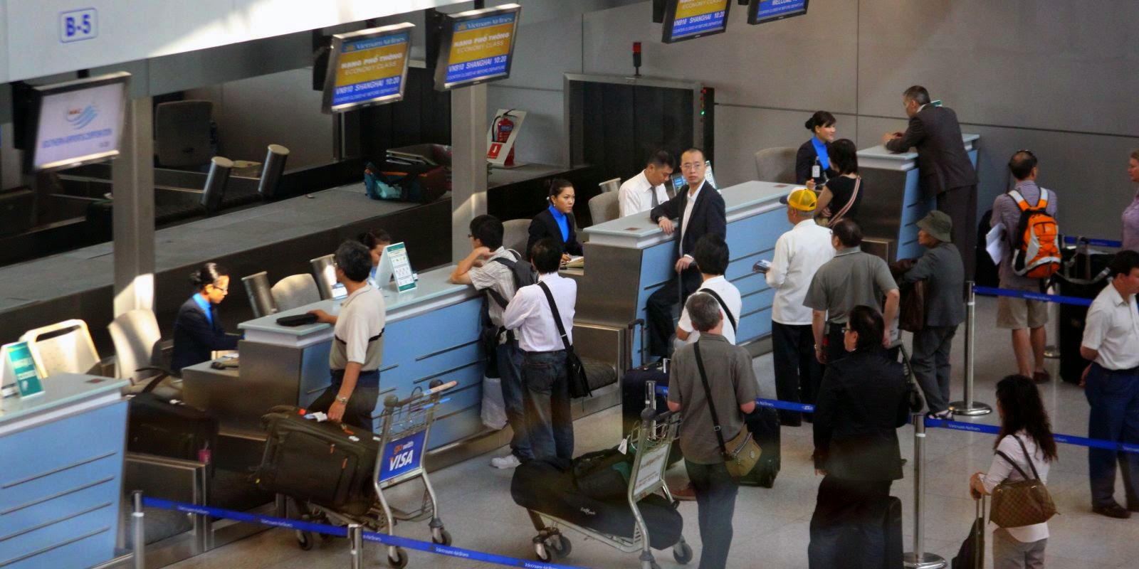 Hiện nay, có 2 cách hình thức check-in là trực tiếp tại sân bay hoặc online