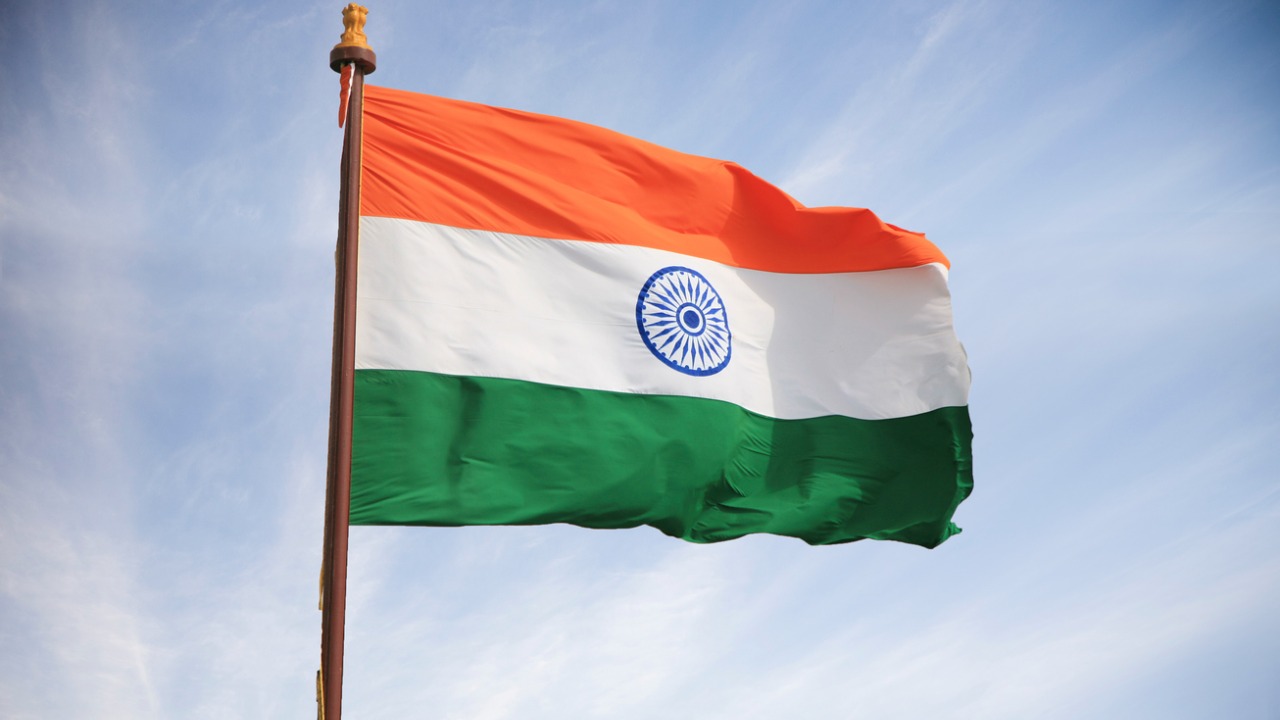 Lá cờ của Ấn Độ gồm có 3 màu và một bánh xe đặt ngay trung tâm
