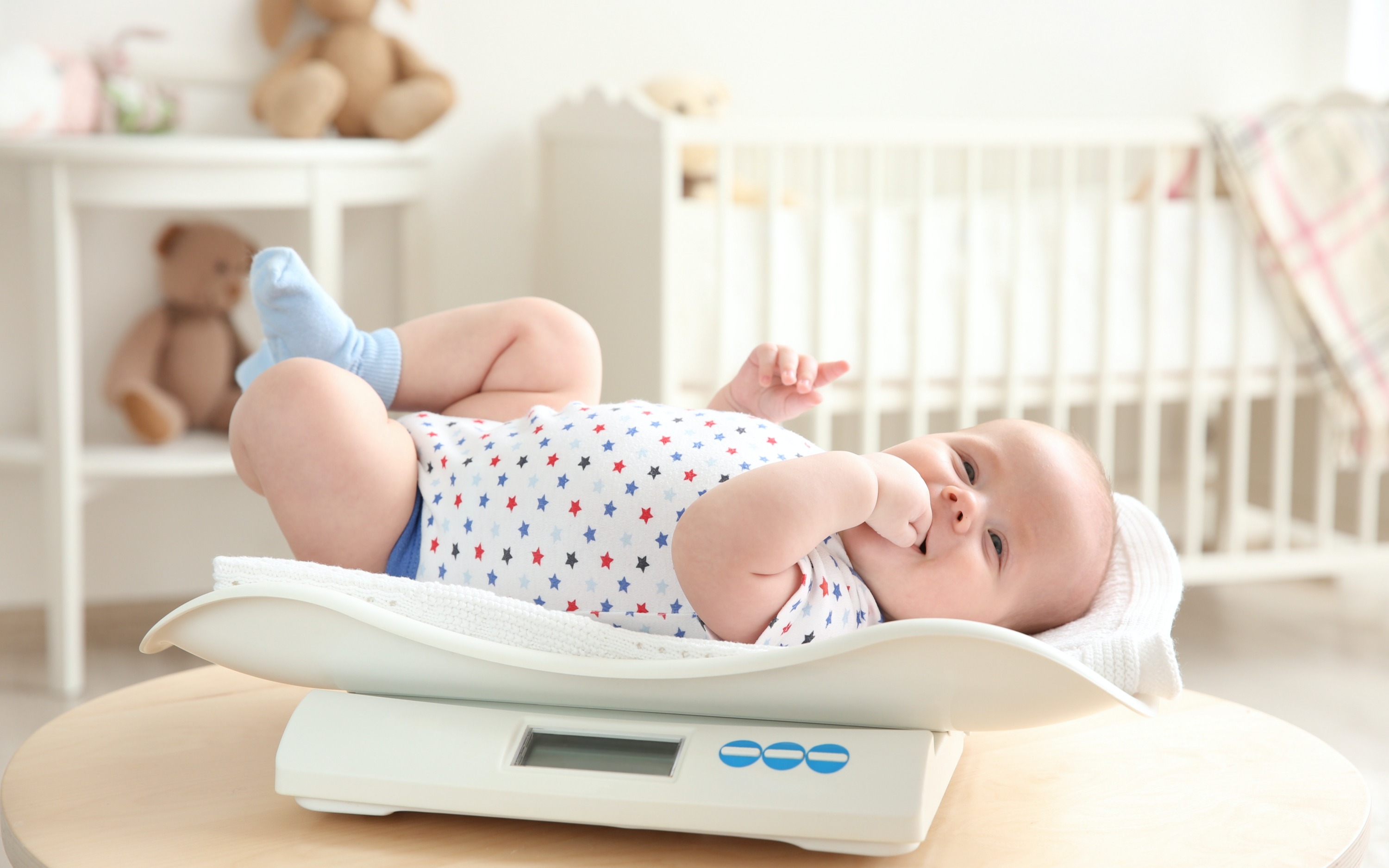 Việc đo cân nặng ở trẻ tương đối dễ dàng dù ở trong bất kỳ độ tuổi nào