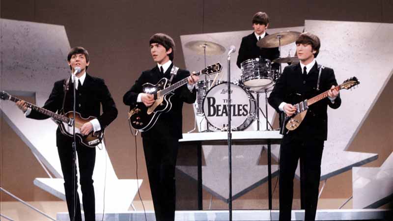 Ban nhạc The Beatles đã khởi đầu cho “cuộc xâm lăng của nước Anh” vào nền âm nhạc của Mỹ năm 1960