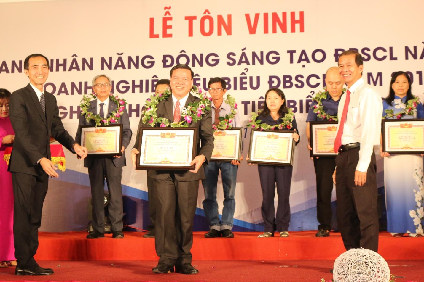 Năm 2017, Tập đoàn Sao Mai được tôn vinh là “Doanh nghiệp tiêu biểu khu vực đồng bằng Sông Cửu Long”