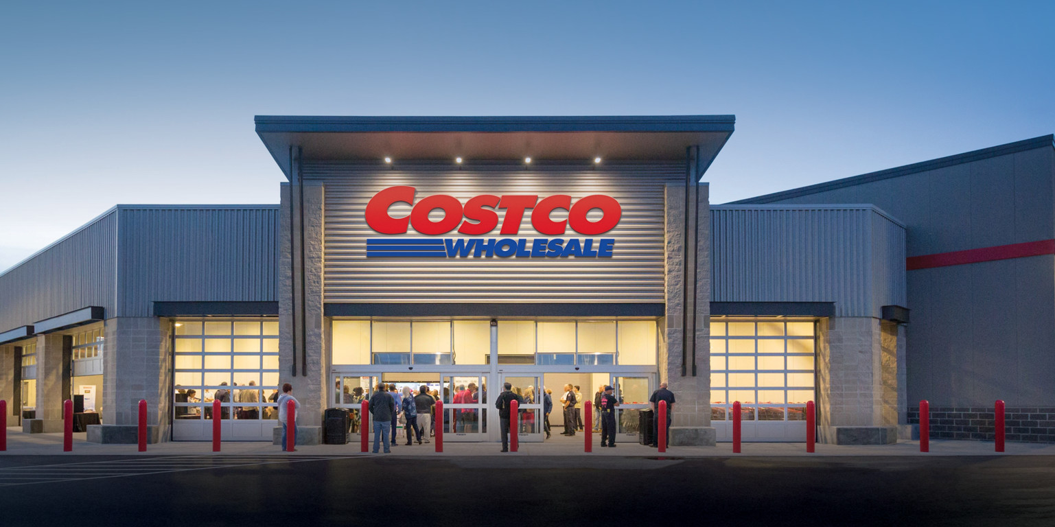 Costco là nhà bán lẻ lớn nhất thế giới về thịt bò hảo hạng, thực phẩm hữu cơ, gà quay cũng như rượu vang