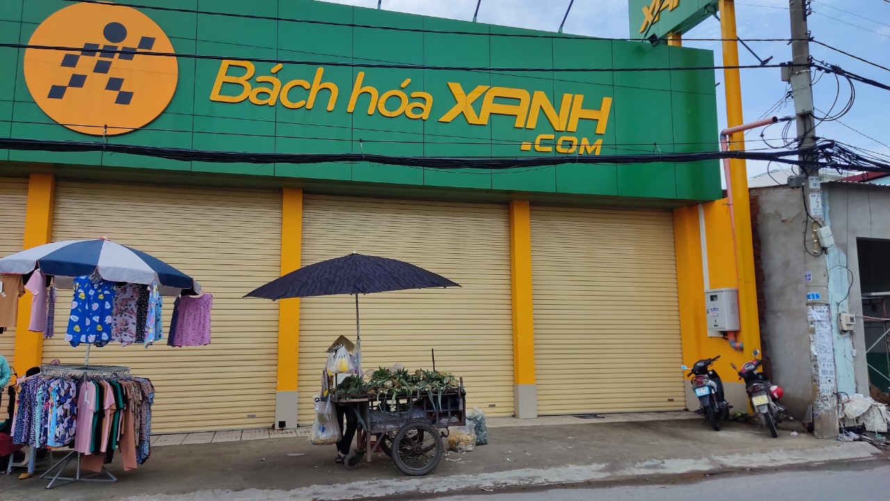 Hơn 300 cửa tiệm BHX đóng cửa