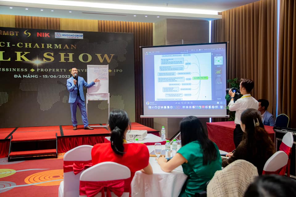 Một buổi diễn thuyết về bất động sản của doanh nhân Nguyễn Thành Tiến